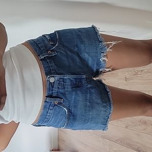 Levi's Shorts size 28